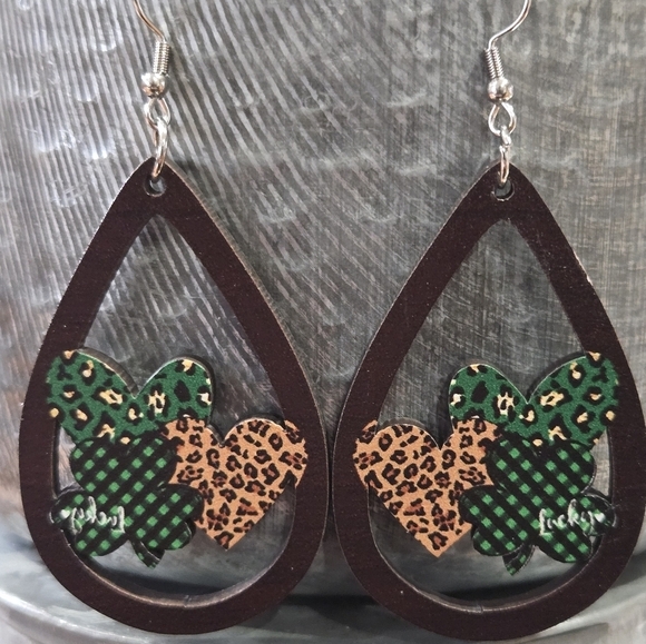 ST PATRICK'S DAY Brown and Green EARRINGS 💚 - Picture 1 of 3